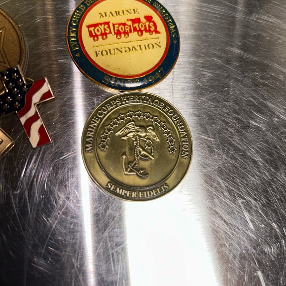 Marine pin and collection. - Picture 5 of 9